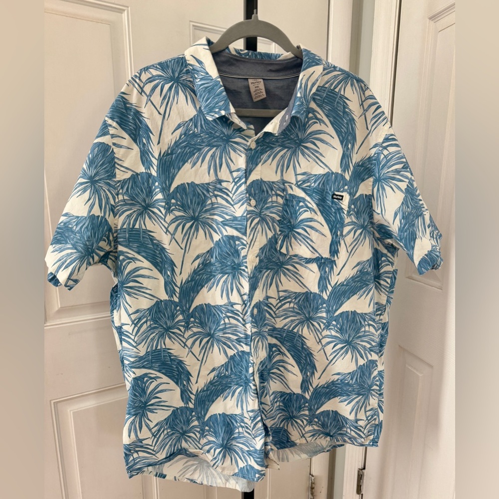 Hurley Tropical Blue and White Men's Bungalow Button Down‎ Shirt